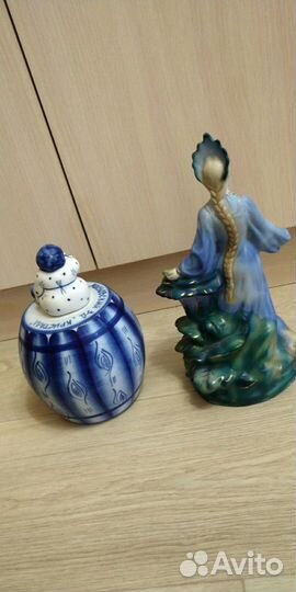 Фарфоровая статуэтка