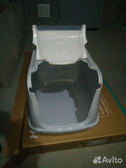 Кошачий лоток закрытый