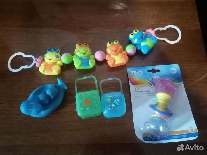 На коляску игрушка