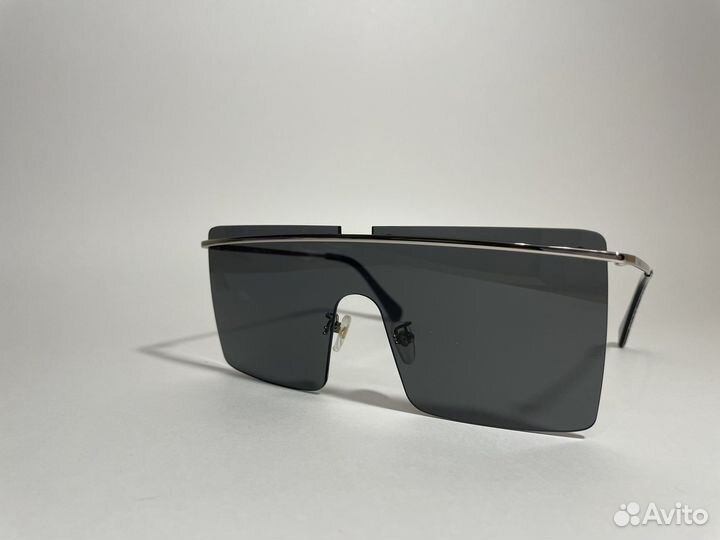 Солнцезащитные очки Chanel