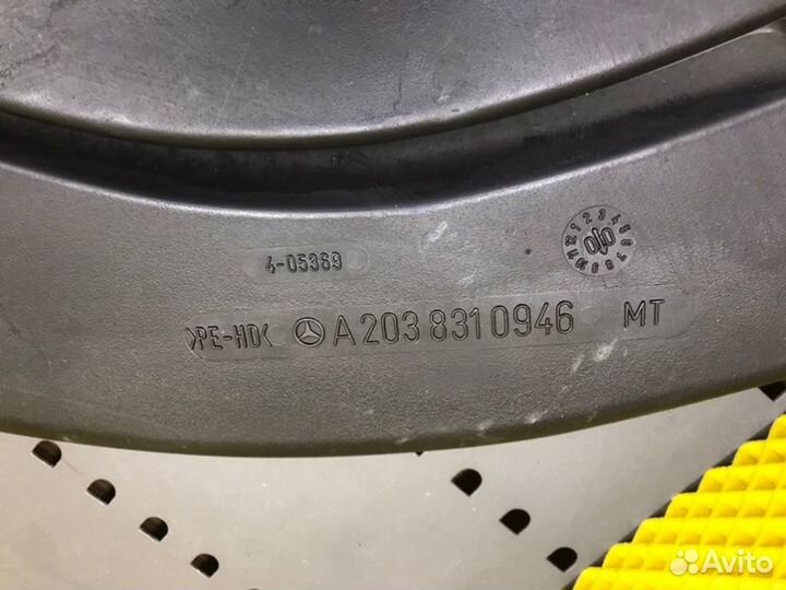 Воздуховод салона передний Mercedes-Benz C-Class