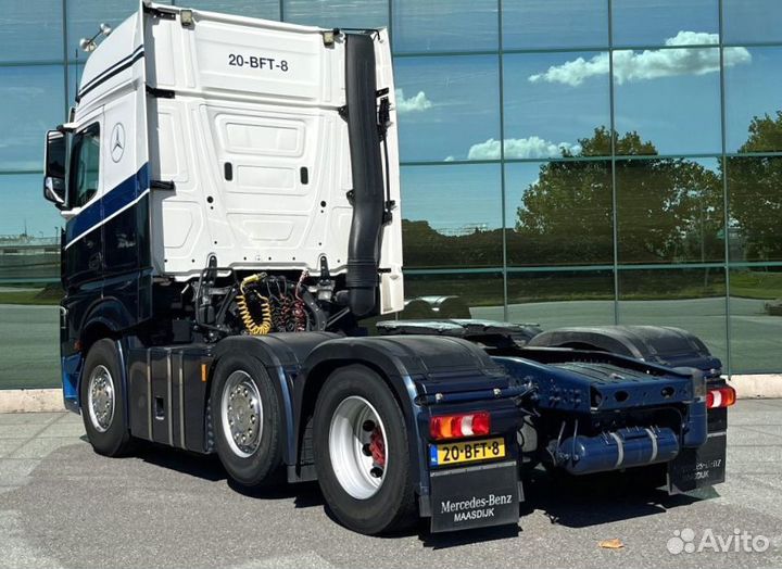 Pазбираем грузовик Mercedes-Benz Actros mpiv с 201