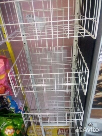 Стойка железная,белая 4 отлела