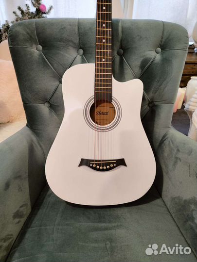 Гитара новая