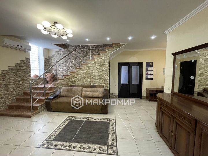 Дом 234,4 м² на участке 11,2 сот.