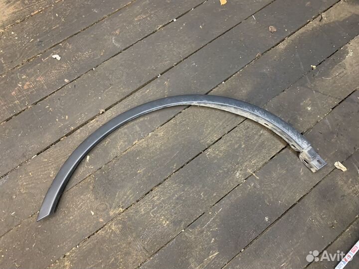 Subaru Tribeca накладка крыла передняя