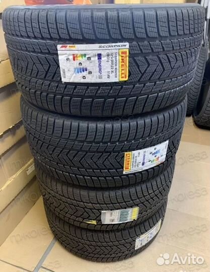 Pirelli Scorpion Winter 325/35 R22