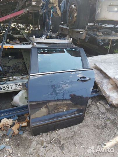 Дверь Peugeot 5008 2010 год