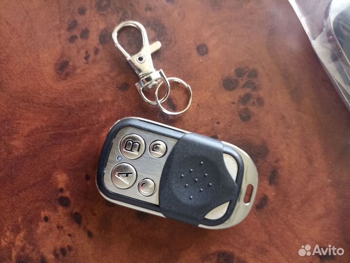 Пульт для ворот шлагбаумов