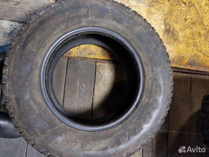 Goodyear Wrangler AT 245/70 R16