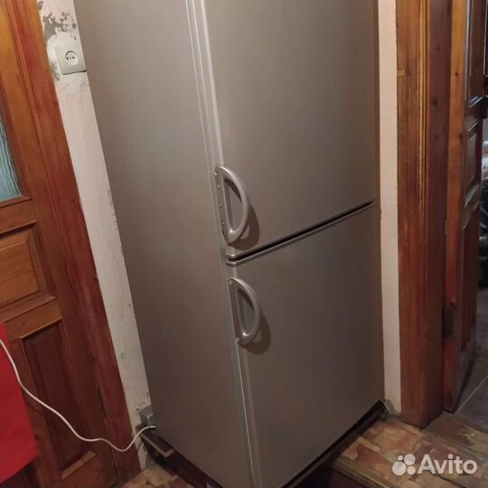 Холодильник Zanussi бу, высота 2метра