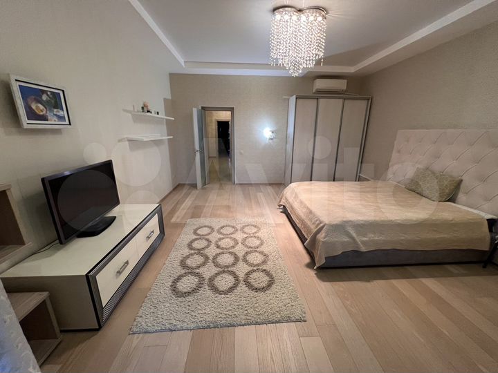 2-к. квартира, 100 м², 13/21 эт.