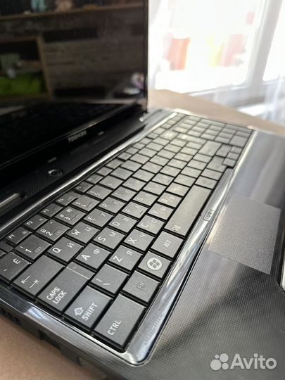 Ноутбук toshiba