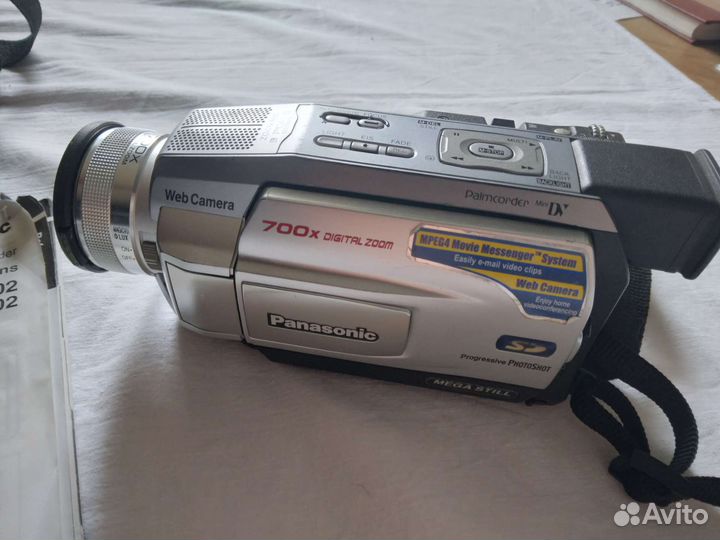 Видеокамера Panasonic Palmcorder PV-DV402D 700X