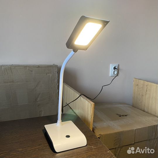 Лампа настольная