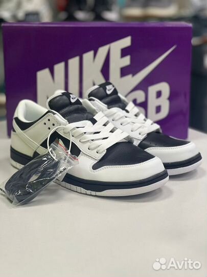 Кроссовки Nike SB Dunk White and Black