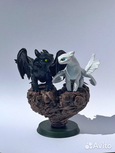 Беззубик и Дневная фурия / Как приручить дракона