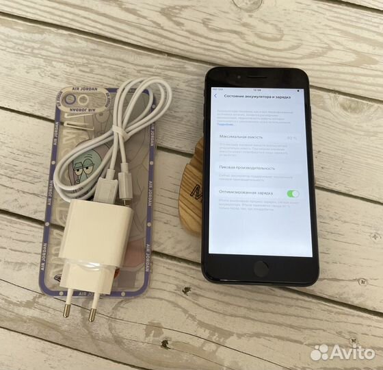 iPhone 8 Plus, 64 ГБ