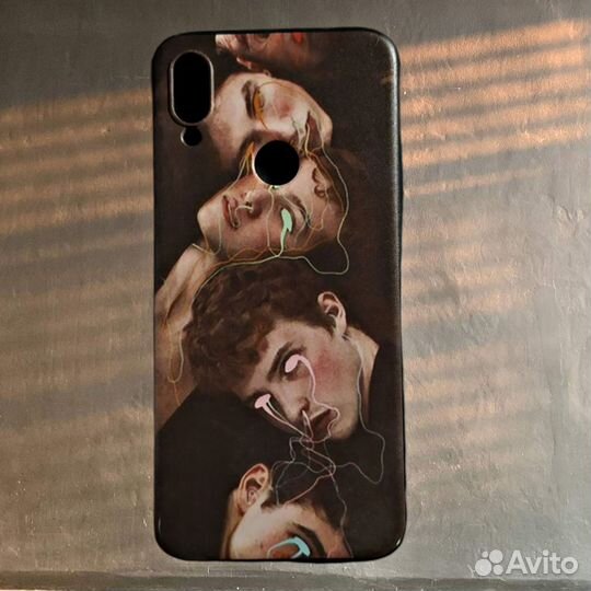 Чехлы на телефон