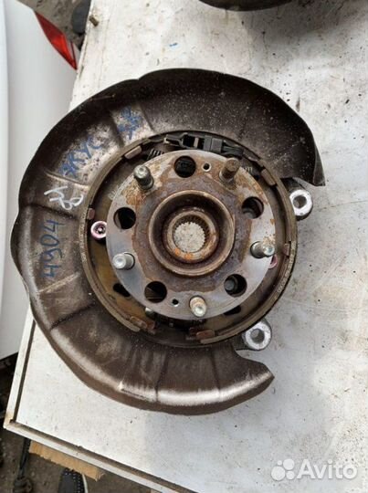 Кулак задний правый Hyundai Equus