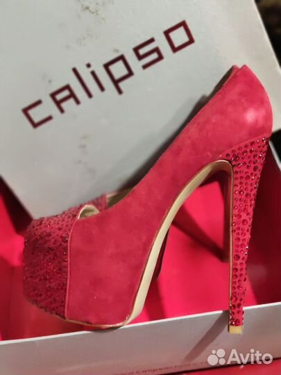 Утепленные кроссовки