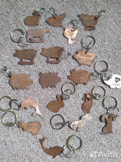 Брелок Йога, vegan Брелки металлические