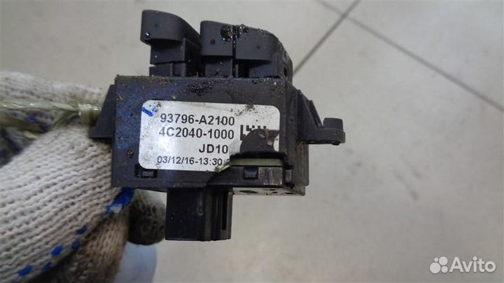 Кнопка многофункциональная Kia Ceed 2012-2018