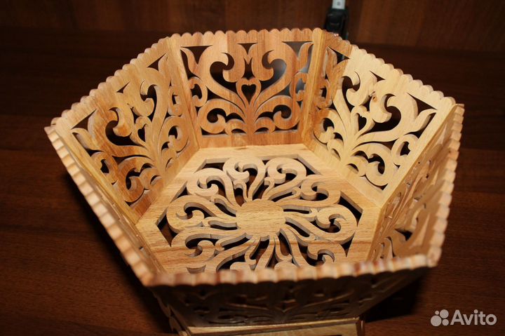 Ваза для конфет деревянная резная бук массив