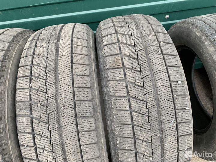 Bridgestone Blizzak VRX 225/60 R17