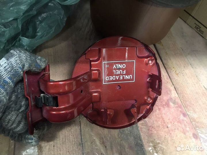 Лючок бензобака Mitsubishi Lancer 10 оригинал