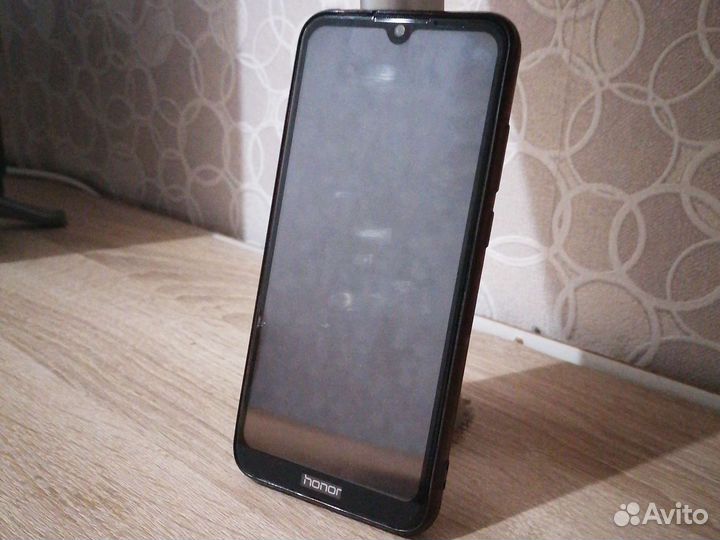 Телефон Honor 8а