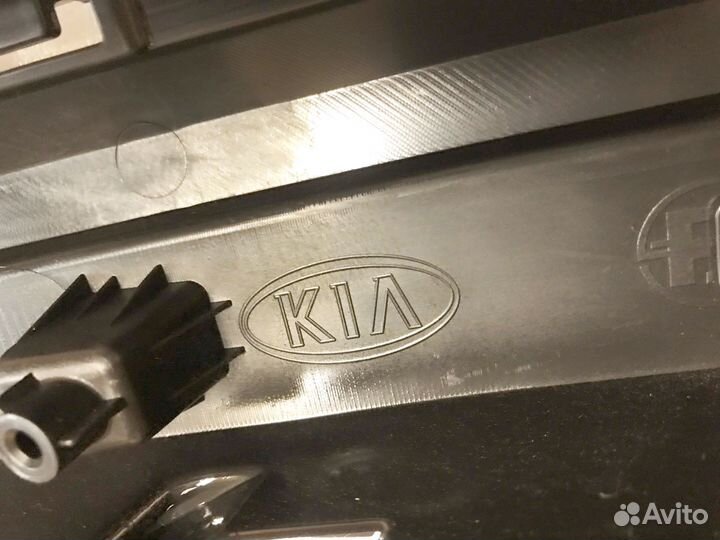 Решетка бампера Kia Sorento 4 оригинал новая
