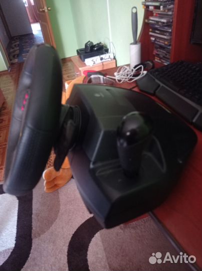Игровой руль logitech momo racing