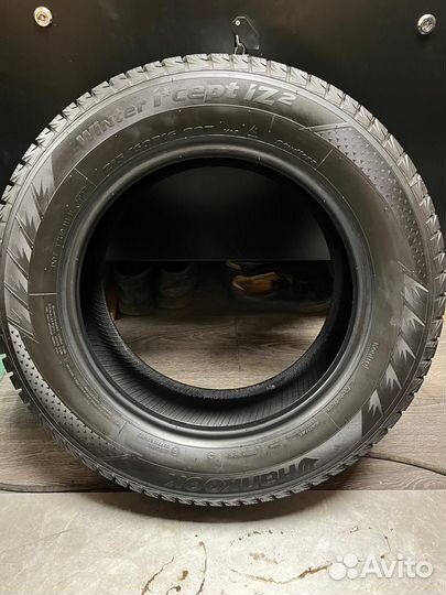 Hankook Winter I'Cept iZ 2 W616 215/60 R16 99T