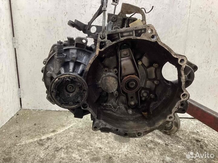 МКПП (механическая коробка переключения передач) V