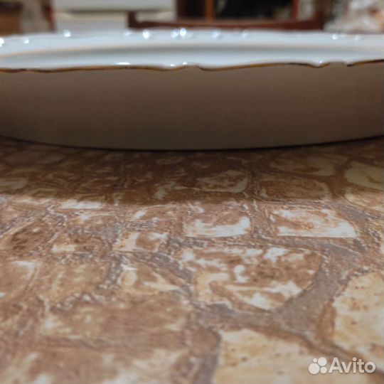 Фарфоровое антикварное блюдо