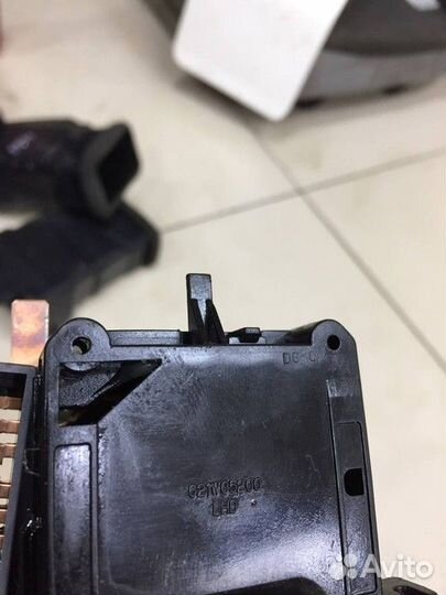 Переключатель подрулевой правый Kia Sportage