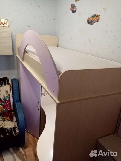 Кровать чердак со столом