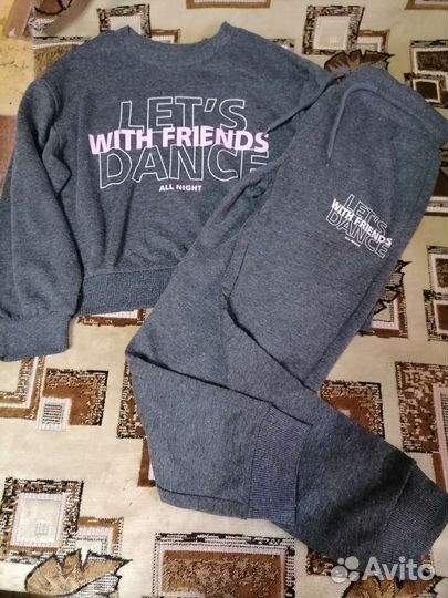 Костюм на девочку 134