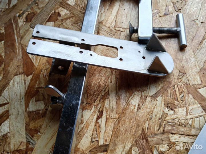 Струбцина для датчика эхолота