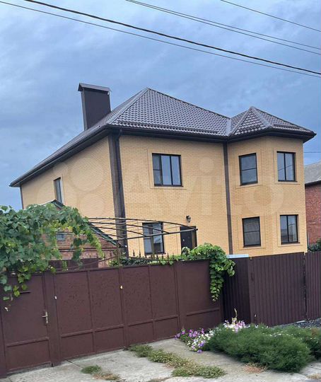 Дом 478 м² на участке 12,8 сот.