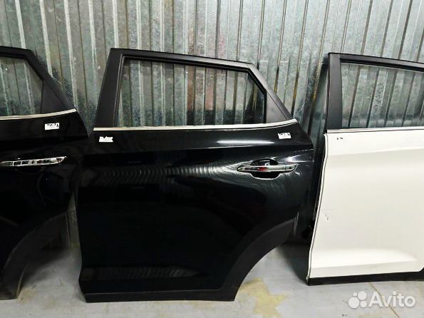 Дверь левая задняя Hyundai Tucson 3