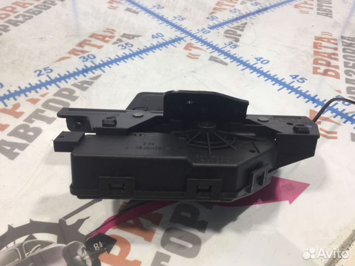 Бмв X5 Замок крышки багажника