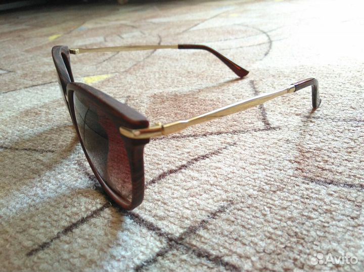 Очки солнцезащитные