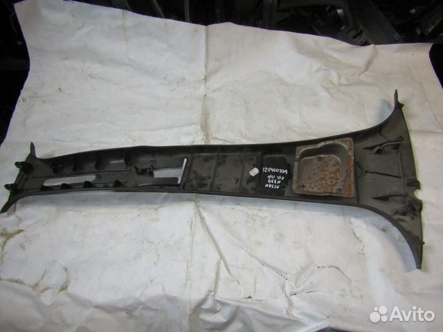 Обшивка стойки Logan 2005-2014