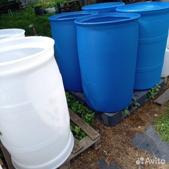 Бочки пластиковые для полива,220-230л