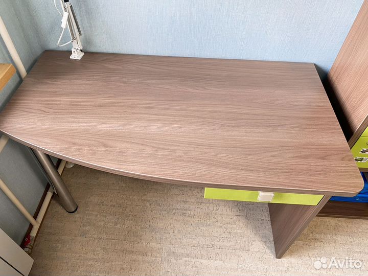 Письменный стол