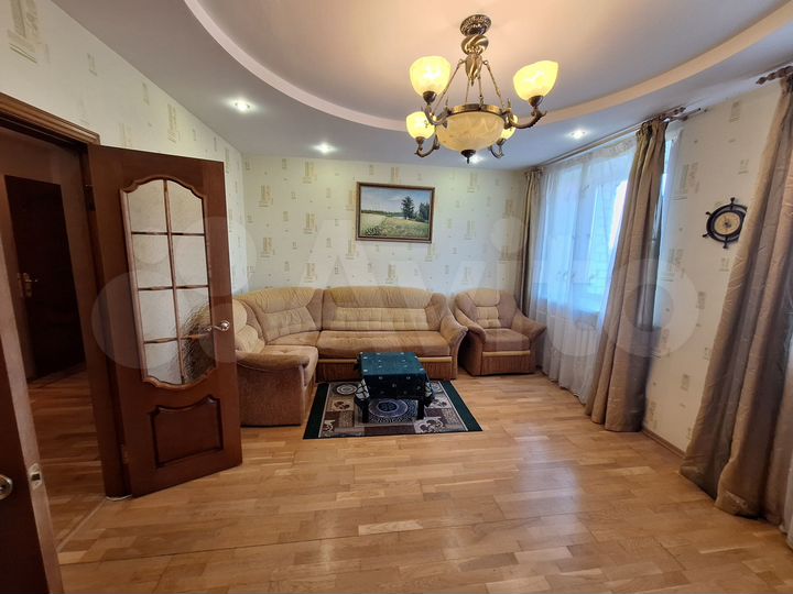 3-к. квартира, 95 м², 7/10 эт.