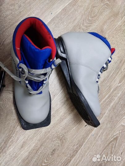 Лыжи и лыжные ботинки 35