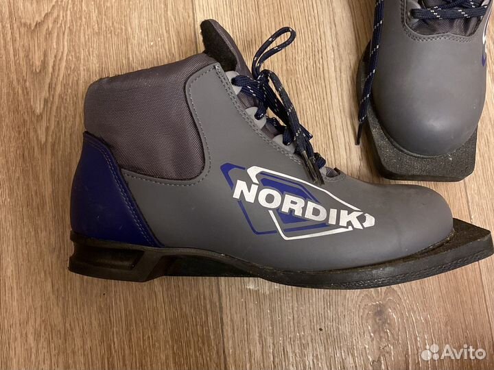 Лыжные ботинки